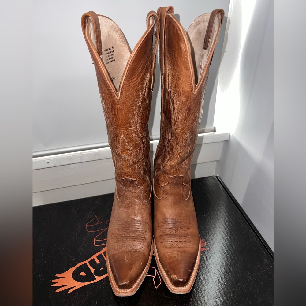 Freebird Woodland women’s cowboy boots in tan. Size 6